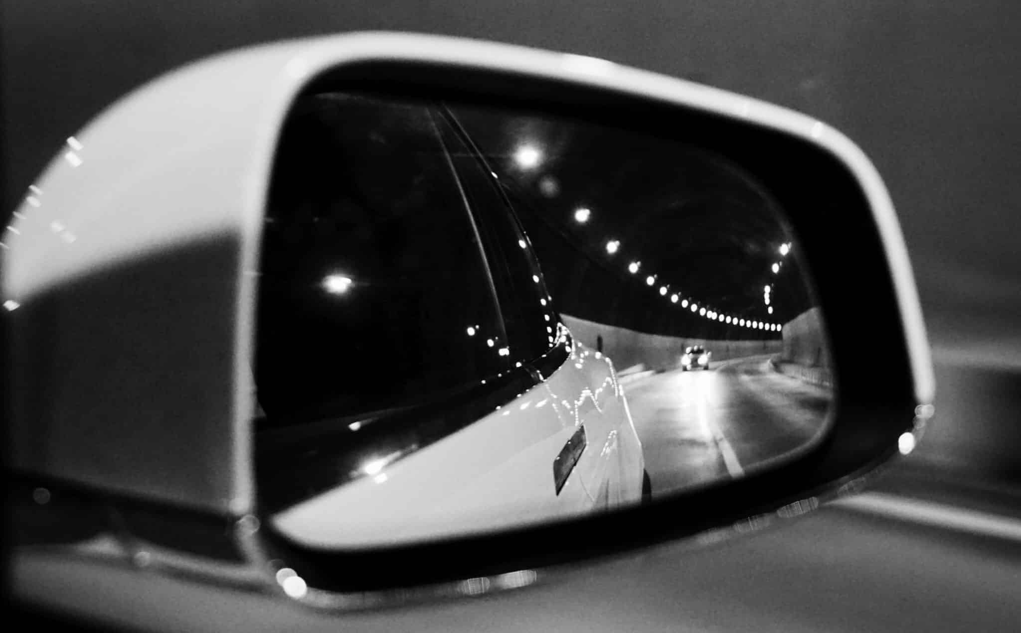 blind spot in rearview mirror